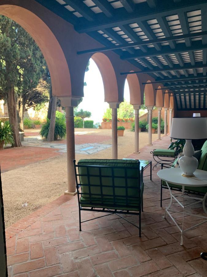 Soho Boutique Castillo De Santa Catalina - Adults Recommended مالقة المظهر الخارجي الصورة The hotel's courtyard