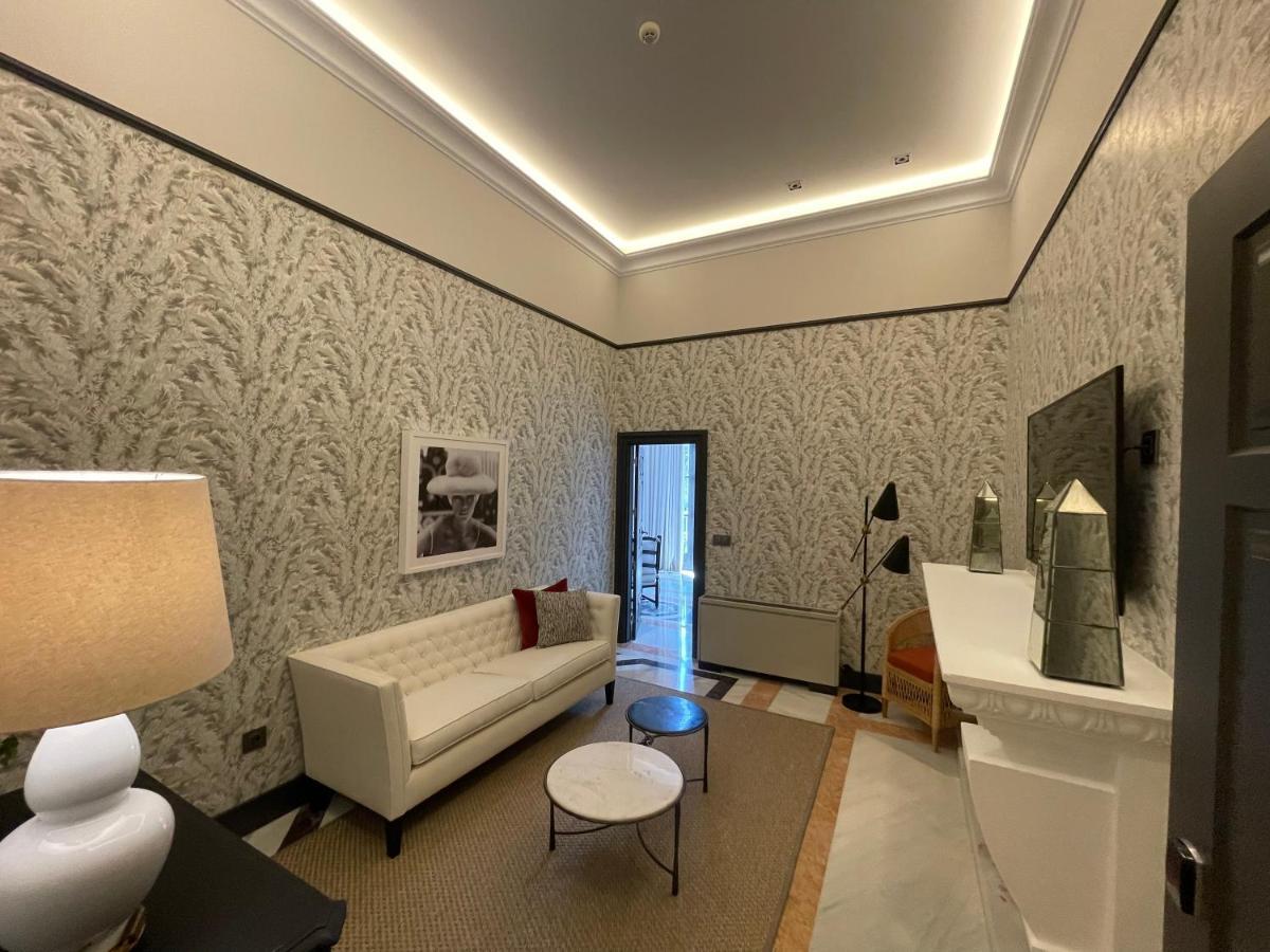 Soho Boutique Castillo De Santa Catalina - Adults Recommended مالقة المظهر الخارجي الصورة The interior of the suite