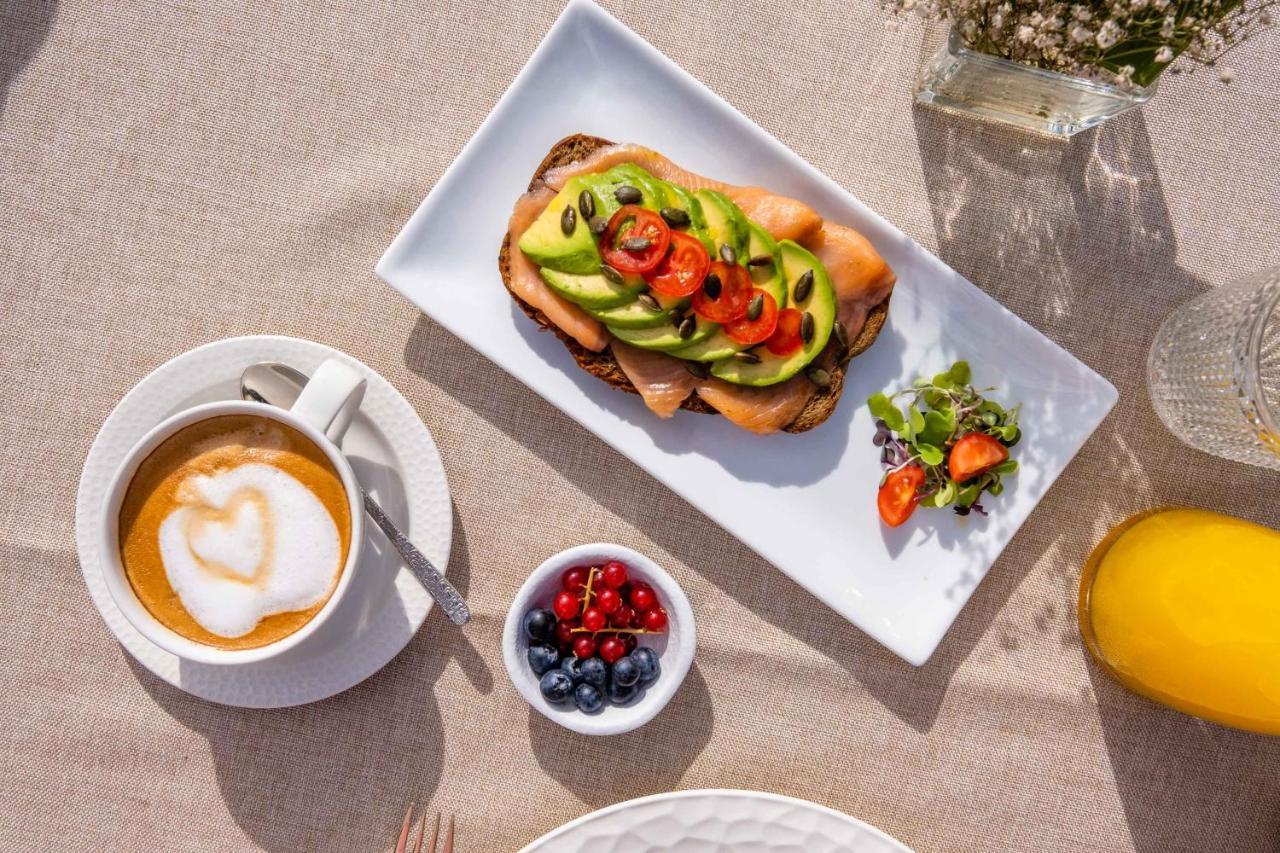 Soho Boutique Castillo De Santa Catalina - Adults Recommended مالقة المظهر الخارجي الصورة A breakfast at the hotel