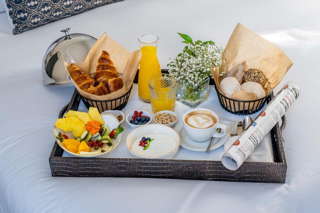 Soho Boutique Castillo De Santa Catalina - Adults Recommended مالقة المظهر الخارجي الصورة Room service breakfast
