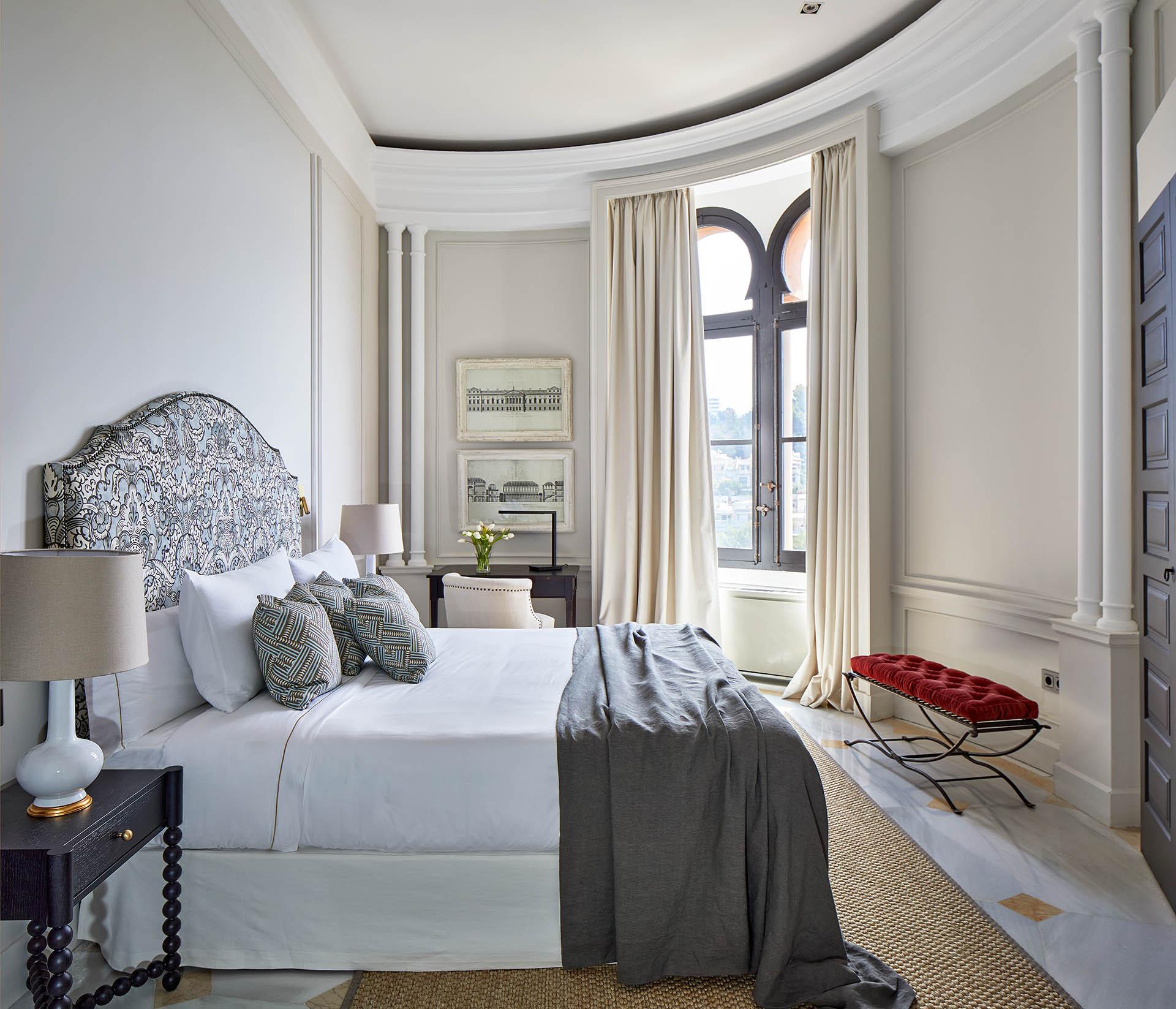 Soho Boutique Castillo De Santa Catalina - Adults Recommended مالقة المظهر الخارجي الصورة A bedroom at the Mandarin Oriental, Madrid