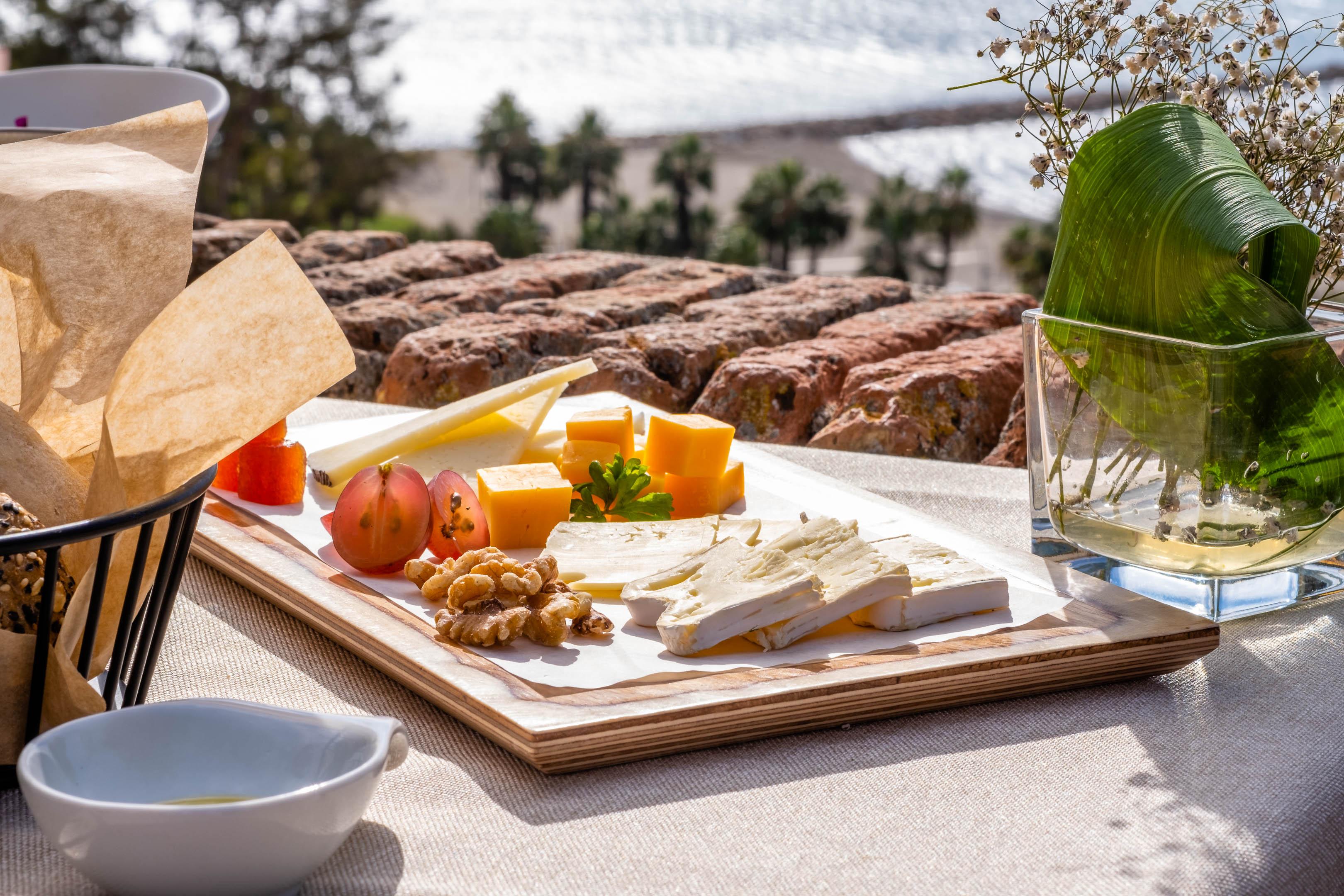 Soho Boutique Castillo De Santa Catalina - Adults Recommended مالقة المظهر الخارجي الصورة A cheese platter