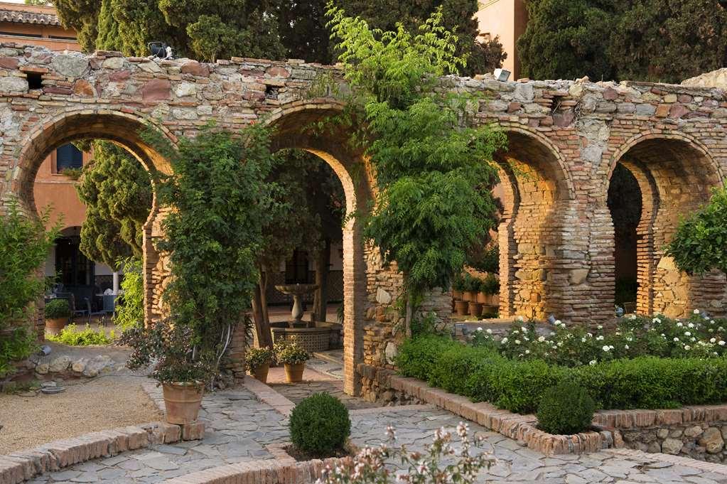Soho Boutique Castillo De Santa Catalina - Adults Recommended مالقة المظهر الخارجي الصورة The Roman arches of the Cloister of the Kings